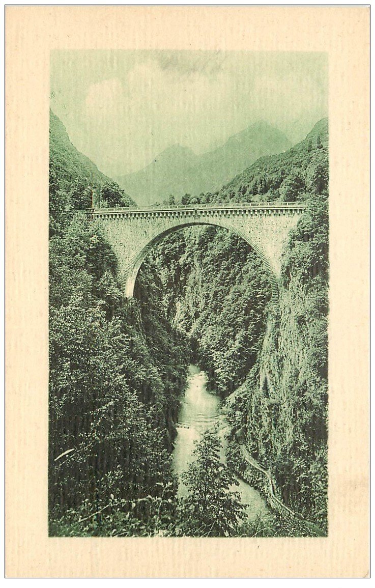 carte postale ancienne 65 SAINT-SAUVEUR. Le Pont Napoleon n°11