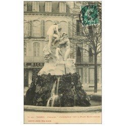 carte postale ancienne 65 TARBES. L'Innondation Fontaine Place Maubourguet 1910