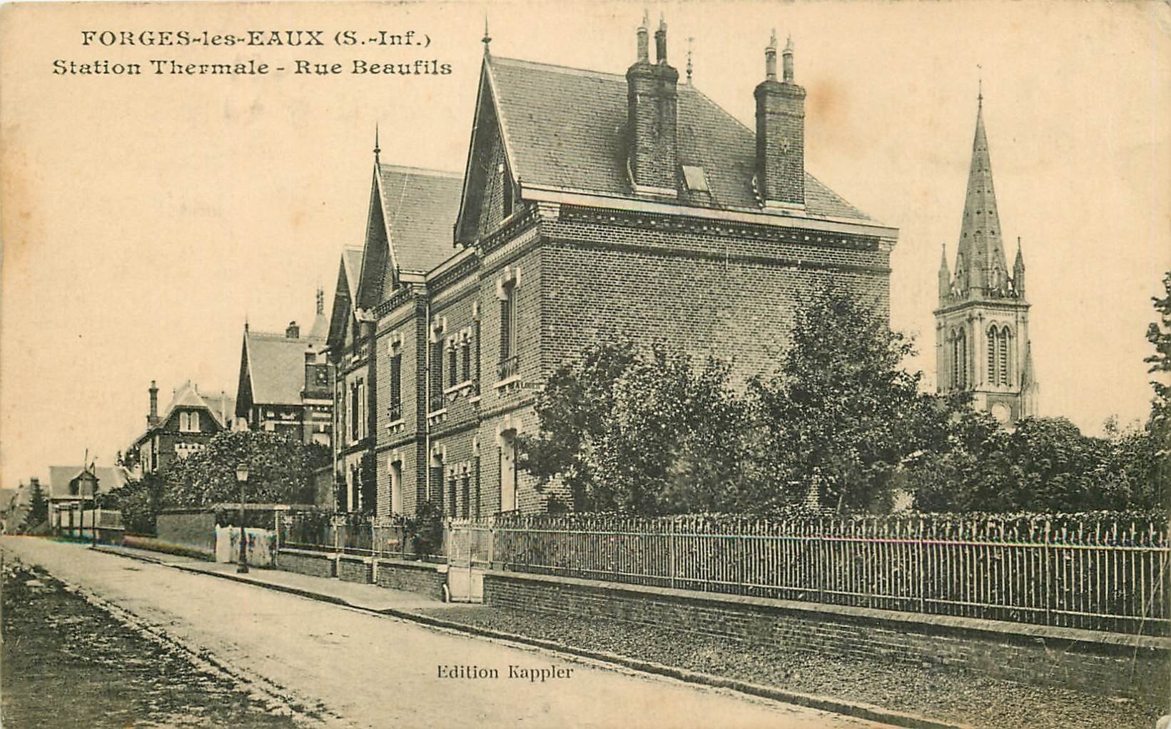carte postale ancienne 76 FORGES-LES-EAUX. Station Thermal rue Beaufils 1915