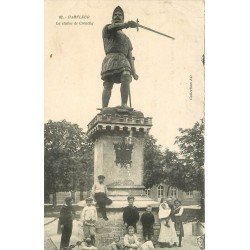 76 HARFLEUR. Statue de Couchy superbe animation vers 1911