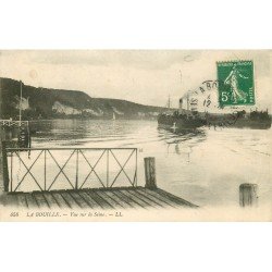 carte postale ancienne 76 LA BOUILLE. Départ d'un Navire sur la Seine 1913