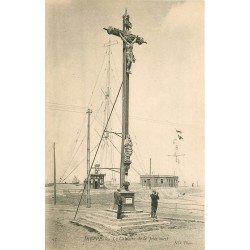 carte postale ancienne 76 DIEPPE. Le Calvaire de la Jetée et le Sémaphore