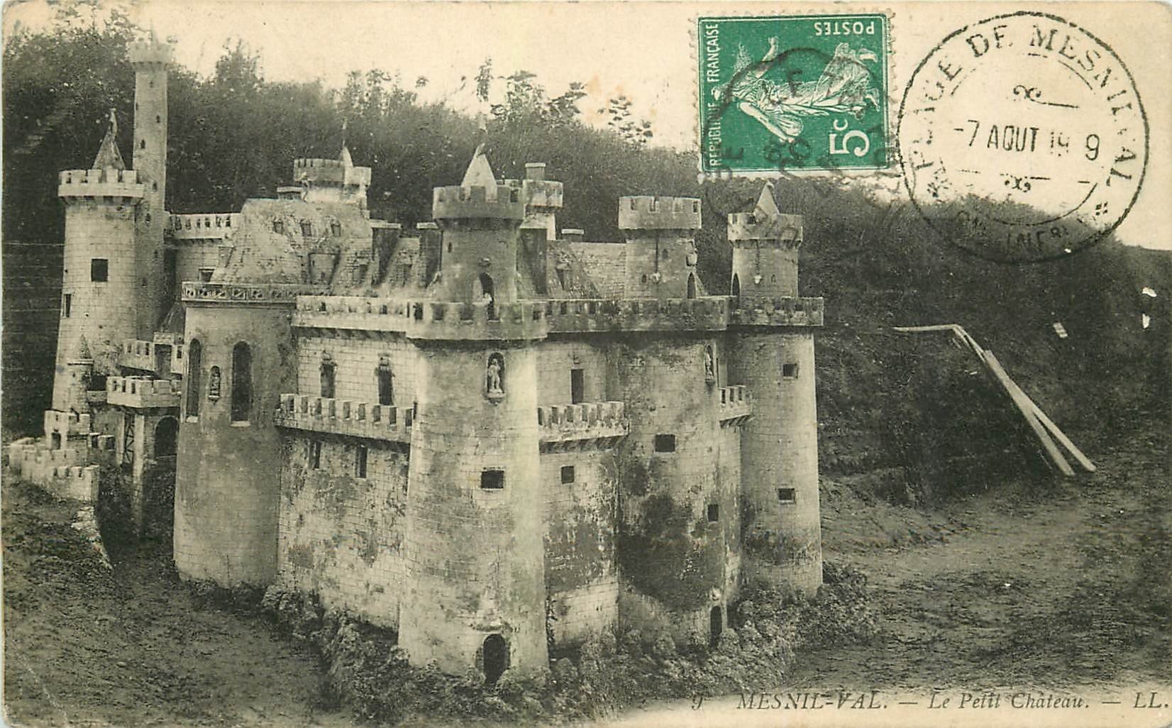 carte postale ancienne 76 MESNIL-VAL. Petit Château de Pierrefonds 1909