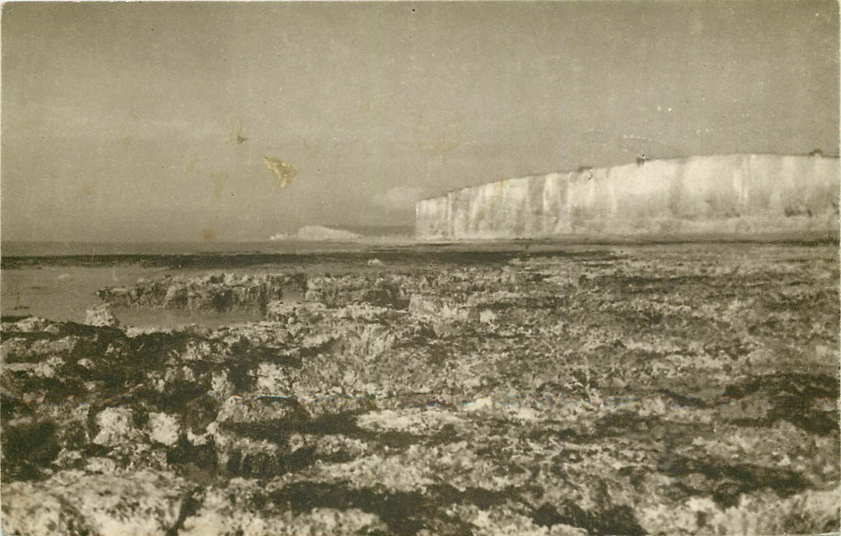 carte postale ancienne 76 MESNIL-VAL. Rochers et Falaises vers Le Tréport