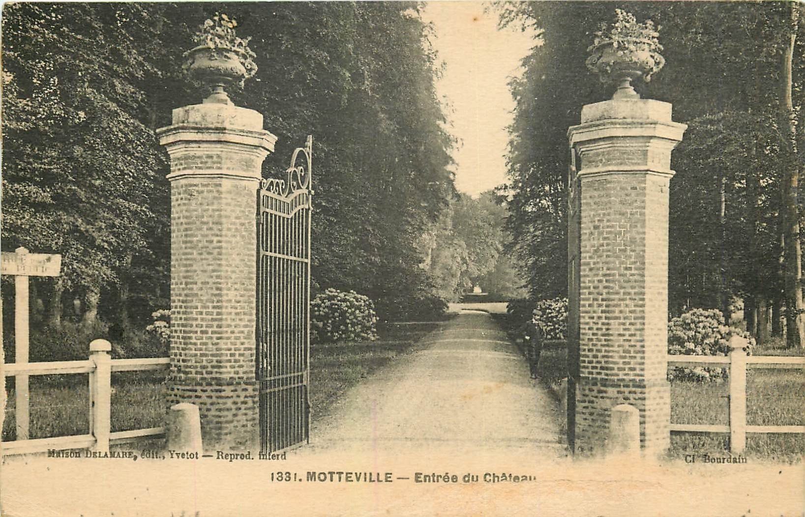 carte postale ancienne 76 MOTTEVILLE. Entrée du Château