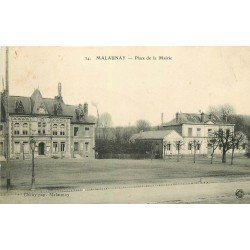 carte postale ancienne 76 MALAUNAY. Place de la Mairie
