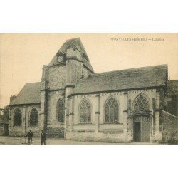 carte postale ancienne 76 MONVILLE. L'Eglise animation 1919
