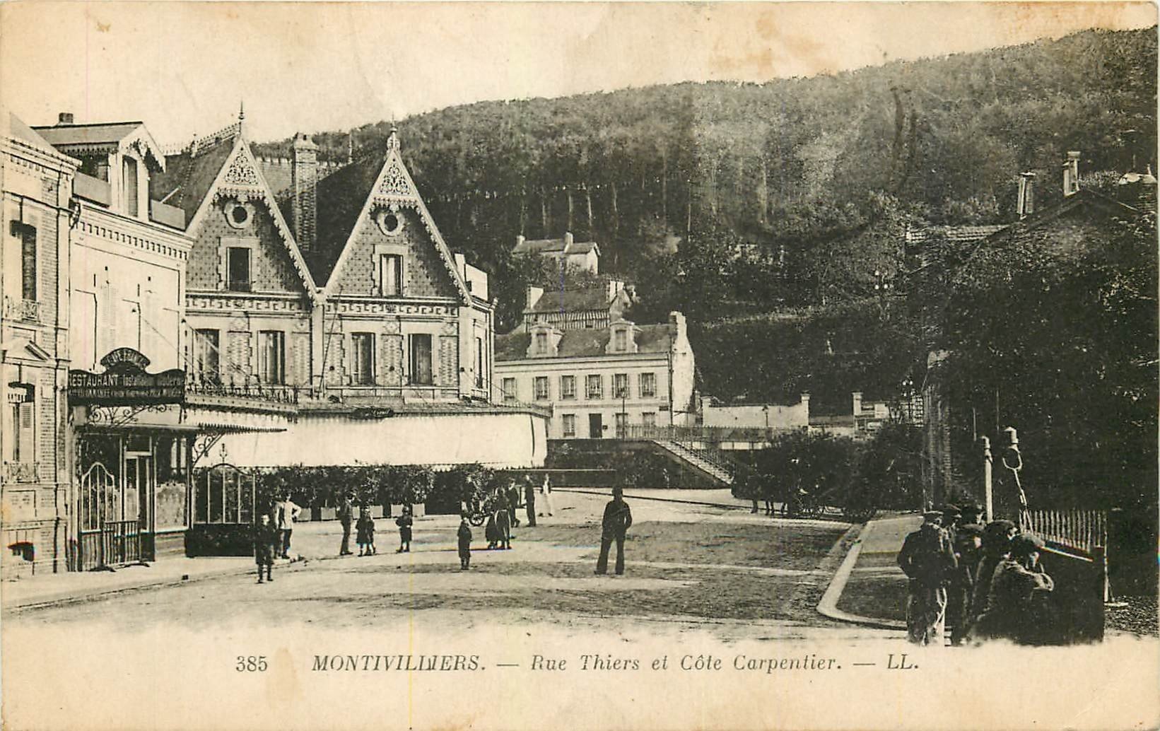 carte postale ancienne 76 MONTIVILLIERS. Rue Thiers et Côte Carpentier Café Français