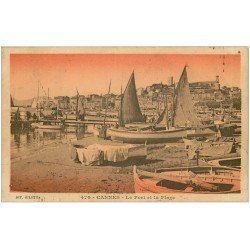 carte postale ancienne 06 CANNES. Le Port et la Plage (timbre manquant)...