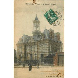 carte postale ancienne 76 NEUFCHATEL-EN-BRAY. Caisse d'Epargne animation 1911