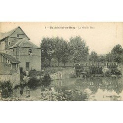 carte postale ancienne 76 NEUFCHATEL-EN-BRAY. Le Moulin Bleu 1930 animation