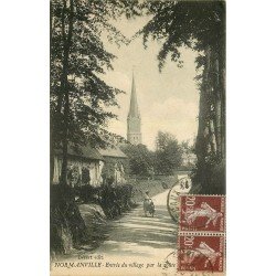 76 NORMANVILLE. Cyclistes à l'Entrée du Village