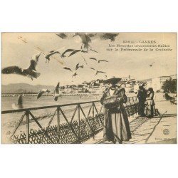 carte postale ancienne 06 CANNES. Les Mouettes Promenade de la Croisette 1922 (fine traînée)...