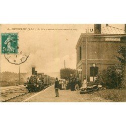carte postale ancienne 76 NEUFMARCHE. En Gare arrivée du Train de Paris