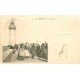 carte postale ancienne 76 LE TREPORT. Le Phare 1904 et Pêcheuses