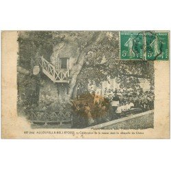 carte postale ancienne 76 ALLOUVILLE-BELLEFOSSE. La Messe Chapelle du Chêne 1918 (état médiocre)