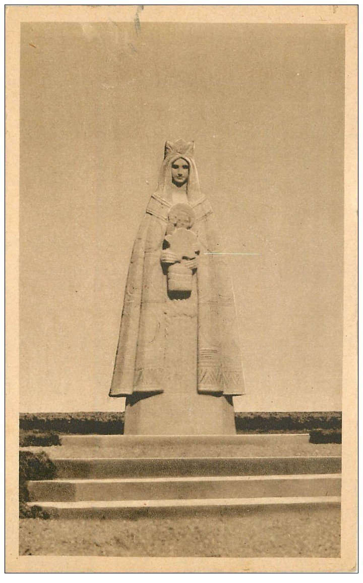 carte postale ancienne 76 ANCRETIEVILLE-SAINT-VICTOR. Statue Guerre 1947