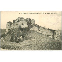 carte postale ancienne 76 ARQUES-LA-BATAILLE. Château le Donjon 2
