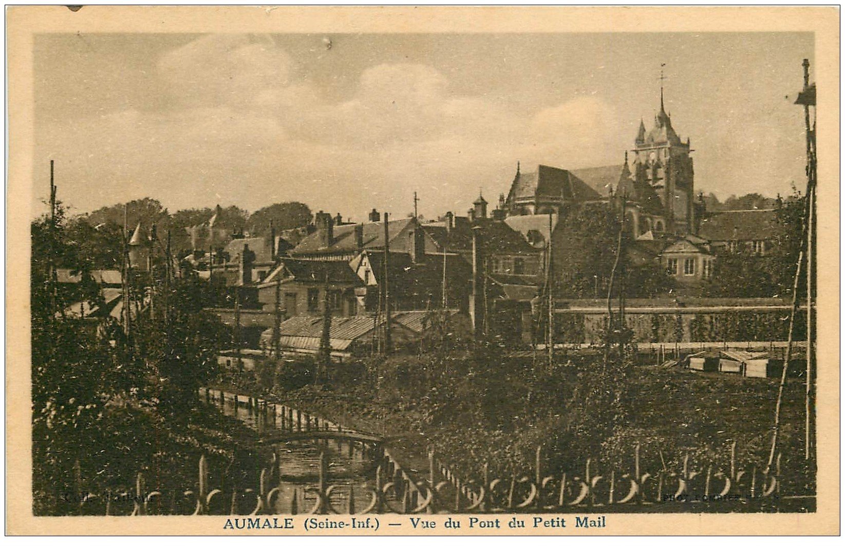 carte postale ancienne 76 AUMALE. Pont du Petit Mail 1935