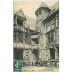 carte postale ancienne 76 CAUDEBEC-EN-CAUX. Maison Grande Rue avec Couvreur
