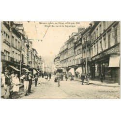 carte postale ancienne 76 ELBEUF. Rue République orage de 1908