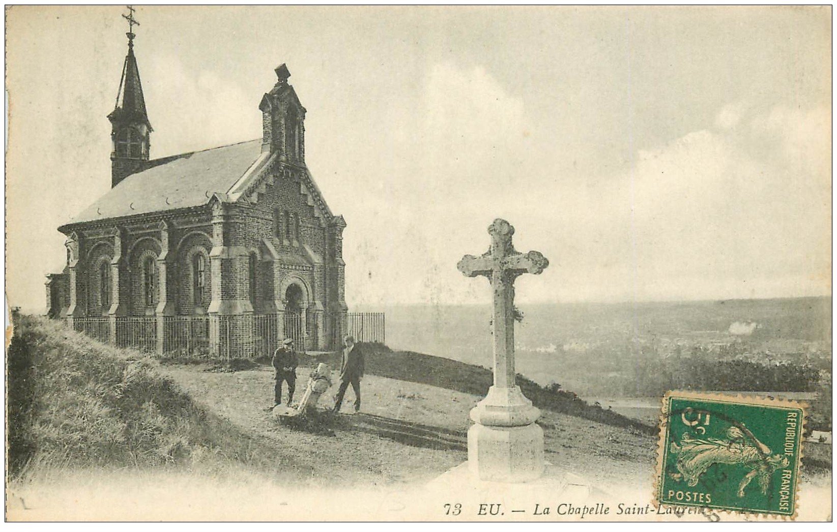 carte postale ancienne 76 EU. Calvaire Chapelle Saint-Laurent 1911