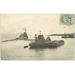 carte postale ancienne 76 LE HAVRE. Bateau désensableur et vestiges de la Jetée 1906