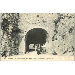 carte postale ancienne 06 CASTILLON. Attelage sortant du Tunnel 1915