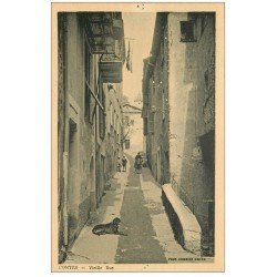 carte postale ancienne 06 CONTES. Vieille Rue (trou d'épingle)...