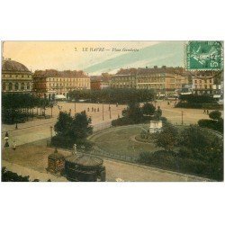 carte postale ancienne 76 LE HAVRE. Place Gambetta 1913 Edicule Byrrh et vespasiennes