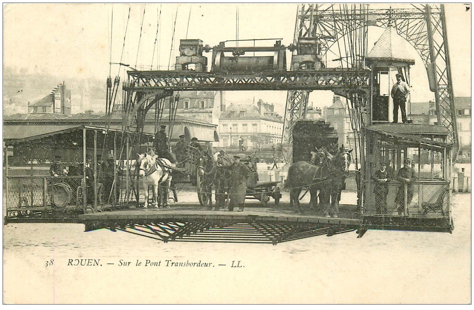 76 ROUEN. Attelage sur le Pont Transbordeur 1904
