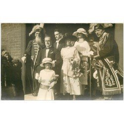 carte postale ancienne 76 ROUEN. Rare Carte Photo d'un Mariage. Sortie d'Eglise avec Gardes Suisses. Photographe Belville