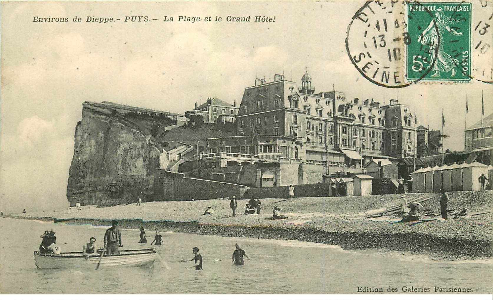 carte postale ancienne 76 PUYS. La Plage et Grand Hôtel 1910