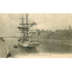 carte postale ancienne 76 DIEPPE. Le Pont Tournant du Pollet 1905