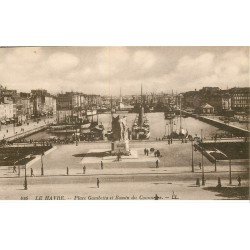 carte postale ancienne 76 LE HAVRE. Place Gambetta et Bassin du Commerce 426