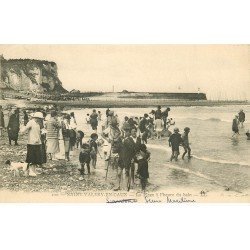 carte postale ancienne 76 SAINT-VALERY-EN-CAUX. L'Heure du Bain avec jeunes Pêcheurs de Crevettes