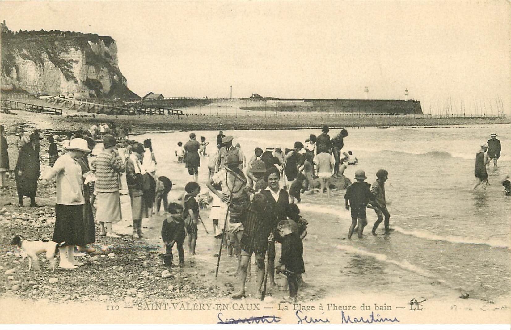 carte postale ancienne 76 SAINT-VALERY-EN-CAUX. L'Heure du Bain avec jeunes Pêcheurs de Crevettes