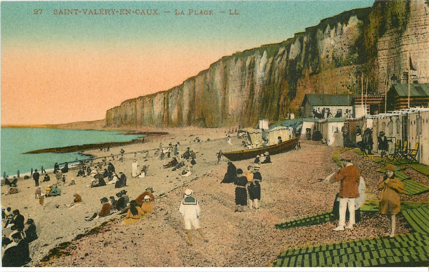carte postale ancienne 76 SAINT-VALERY-EN-CAUX. La Plage 1922 colorisée