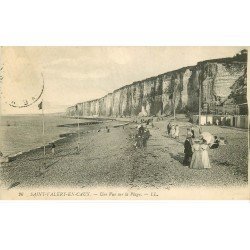 carte postale ancienne 76 SAINT-VALERY-EN-CAUX. Une vue sur la Plage. Timbre absent