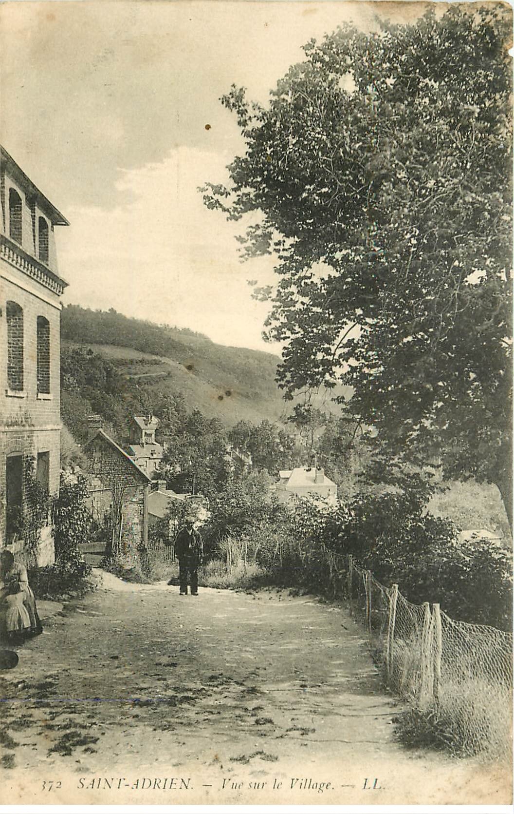 76 SAINT-ADRIEN. Le Village animation