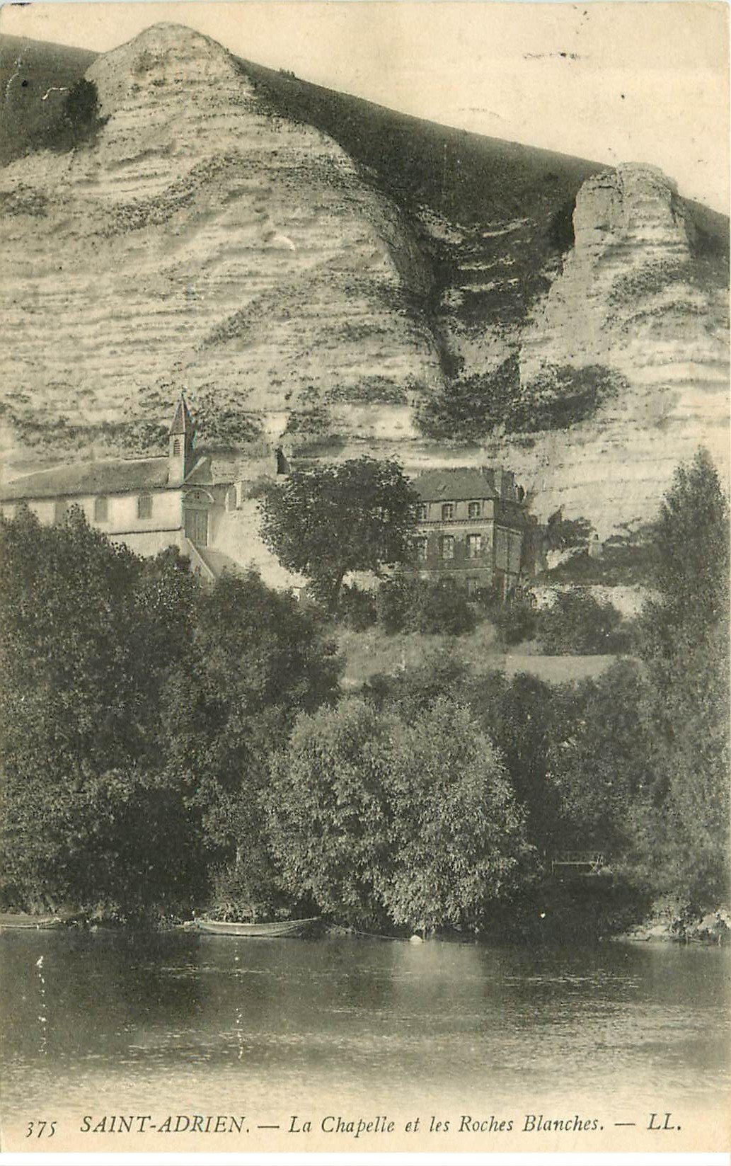 carte postale ancienne 76 SAINT-ADRIEN. La Chapelle et Roches Blanches 1909