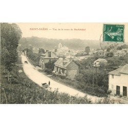 carte postale ancienne 76 SAINT-SAËNS. Route de Neufchâtel 1910