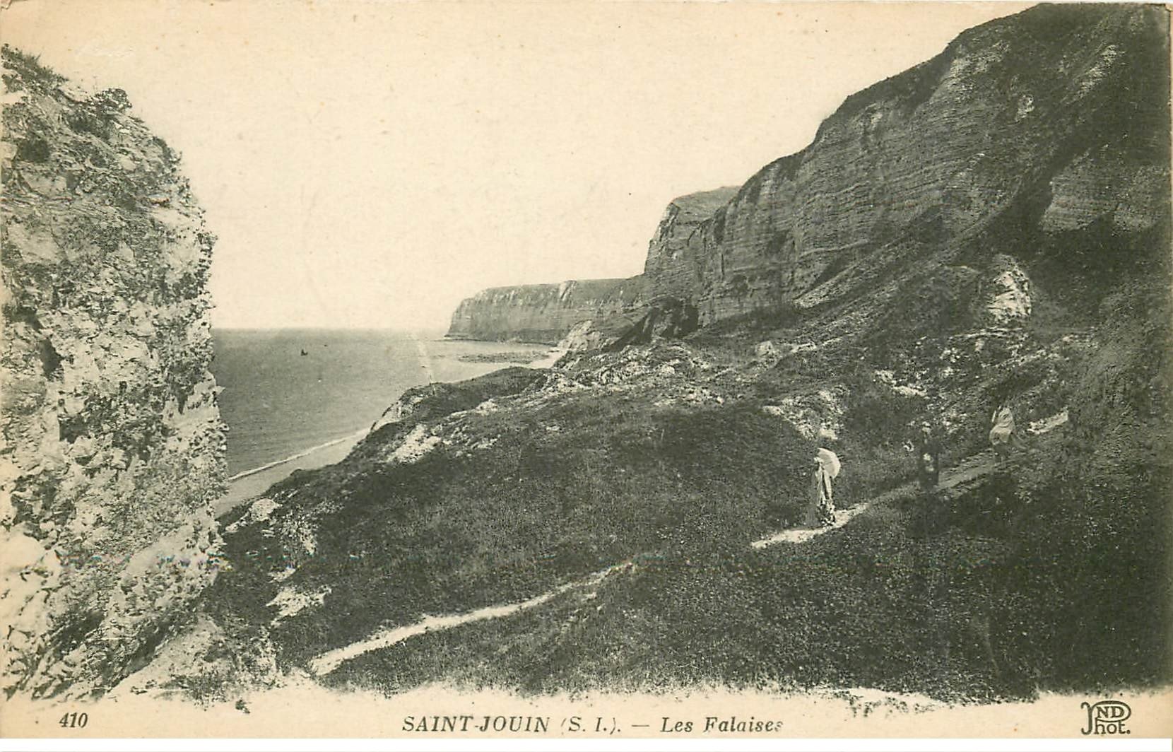 carte postale ancienne 76 SAINT-JOUIN. Les Falaises 1919 animation
