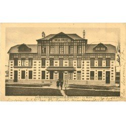 carte postale ancienne 76 SAINT-PIERRE-LES-ELBEUF. La Mairie 1935. Timbre absent verso