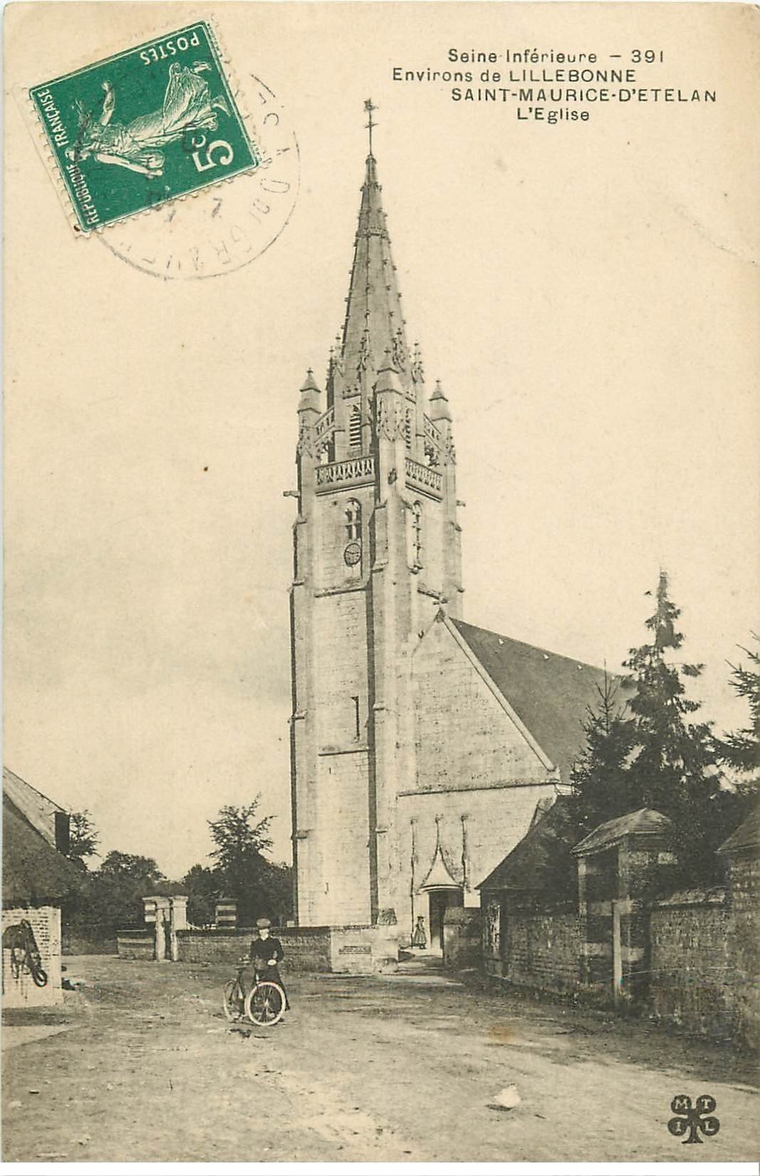 carte postale ancienne 76 SAINTE-MAURICE-D'ETELAN. Cycliste devant l'Eglise 1910