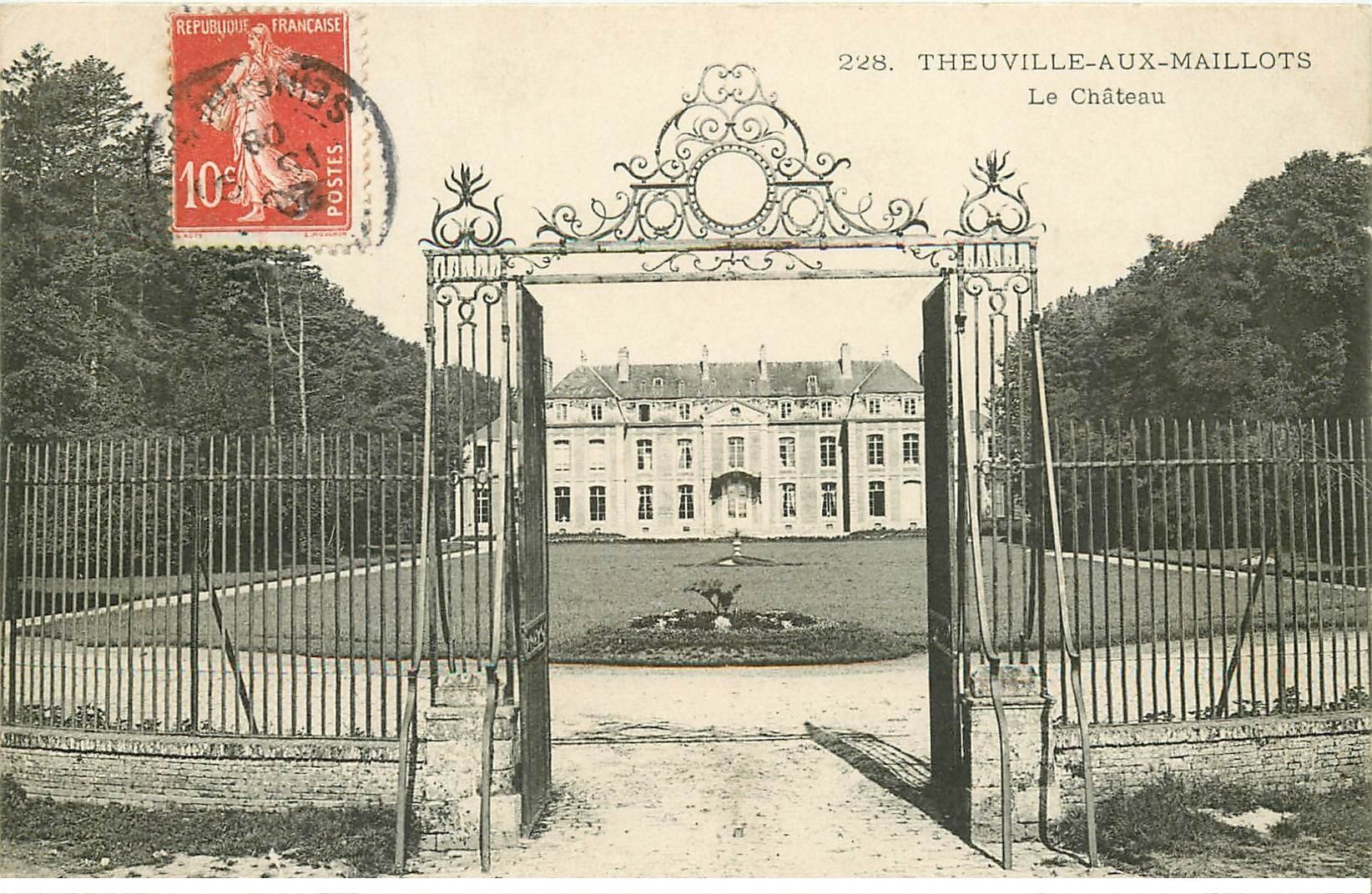 carte postale ancienne 76 THEUVILLE-AUX-MAILLOTS. Le Château 1908