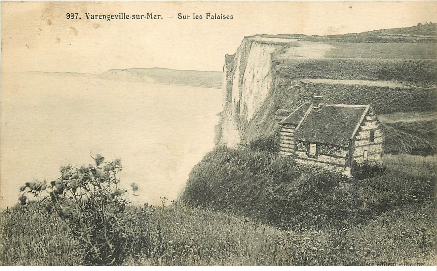 carte postale ancienne 76 VARENGEVILLE-SUR-MER. Les Falaises 1925