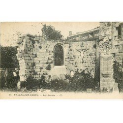 carte postale ancienne 76 VEULES-LES-ROSES. Les Ruines Eglise avec Crucifix 1926