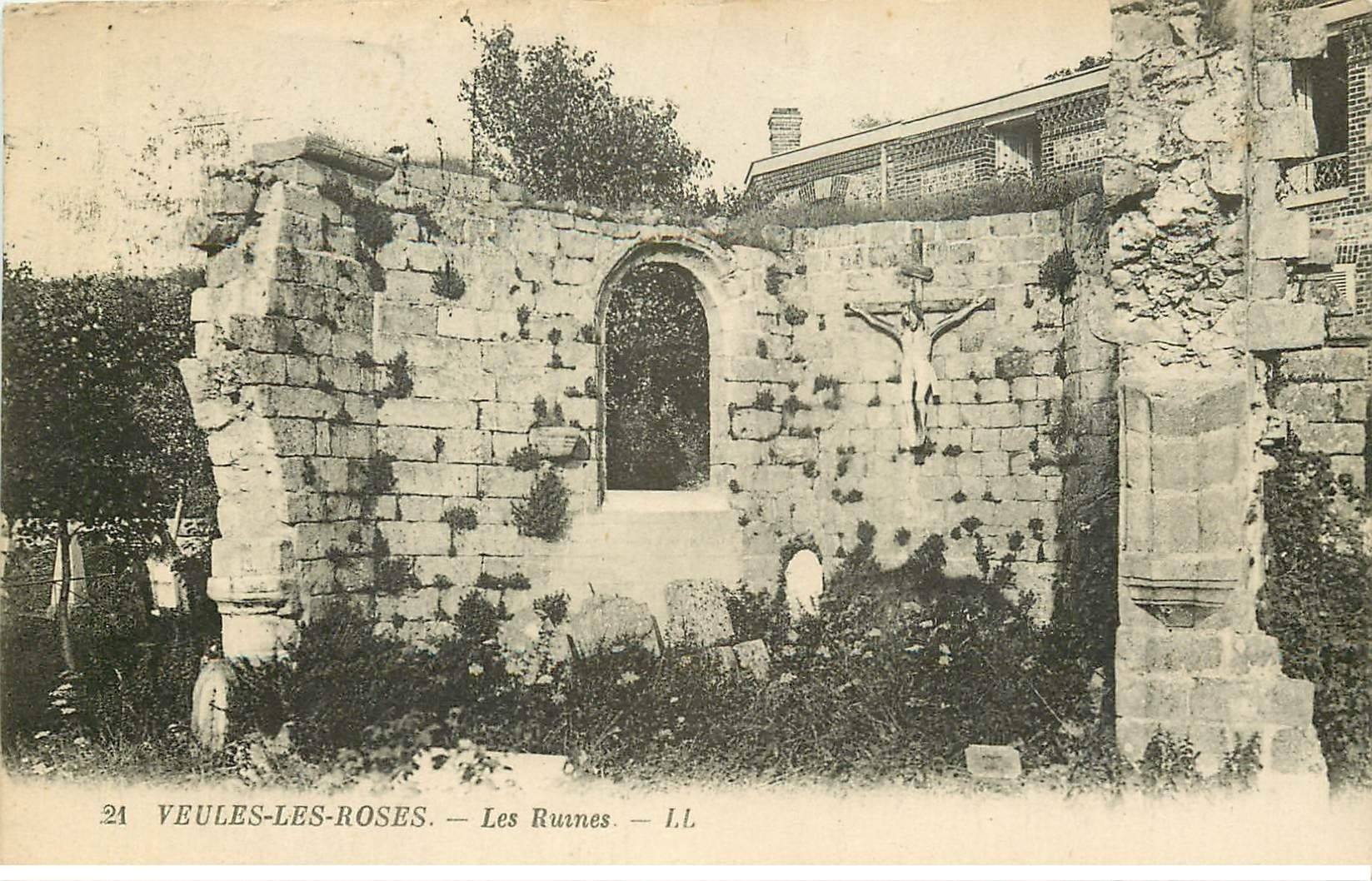carte postale ancienne 76 VEULES-LES-ROSES. Les Ruines Eglise avec Crucifix 1926