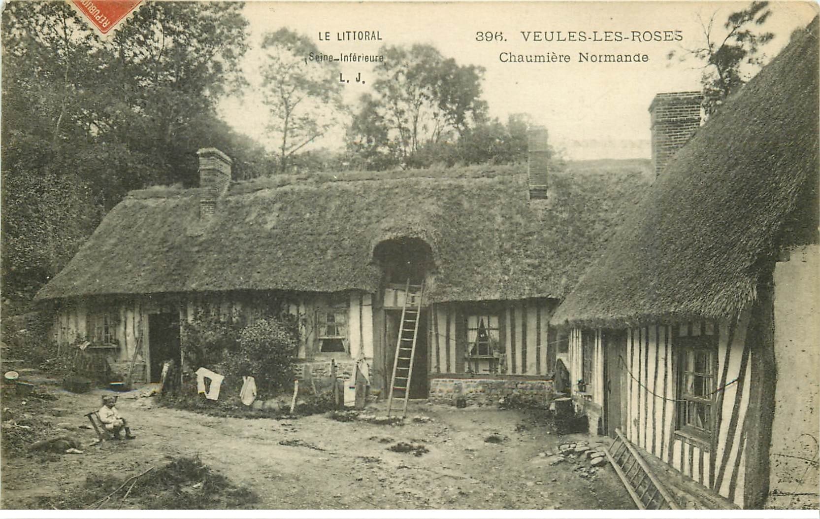 carte postale ancienne 76 VEULES-LES-ROSES. Chaumière Normande 1915 avec enfant assis